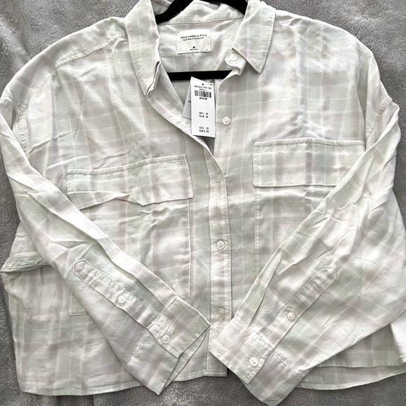 Abercrombie & Fitch Cropped Flannel - Picture 2 of 5